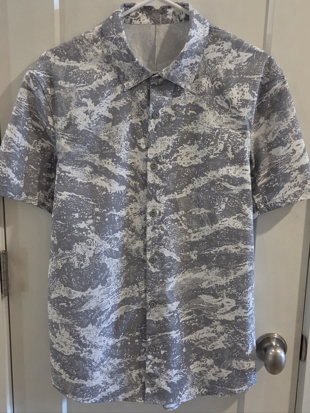 Lululemon Airing Easy Short-Sleeve Button-Down Shirt - Splatter AOP - Size Large